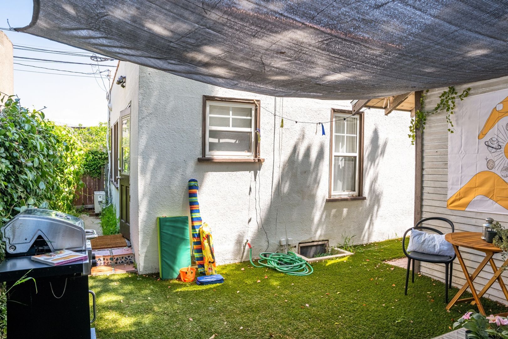 Building Photo - 2634 E 11th St