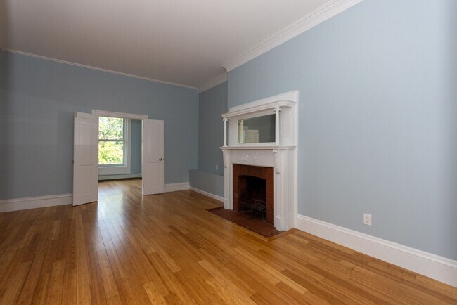 Building Photo - Kenmore Square Brownstone