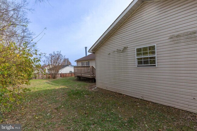 Building Photo - 202 N Teal Rd