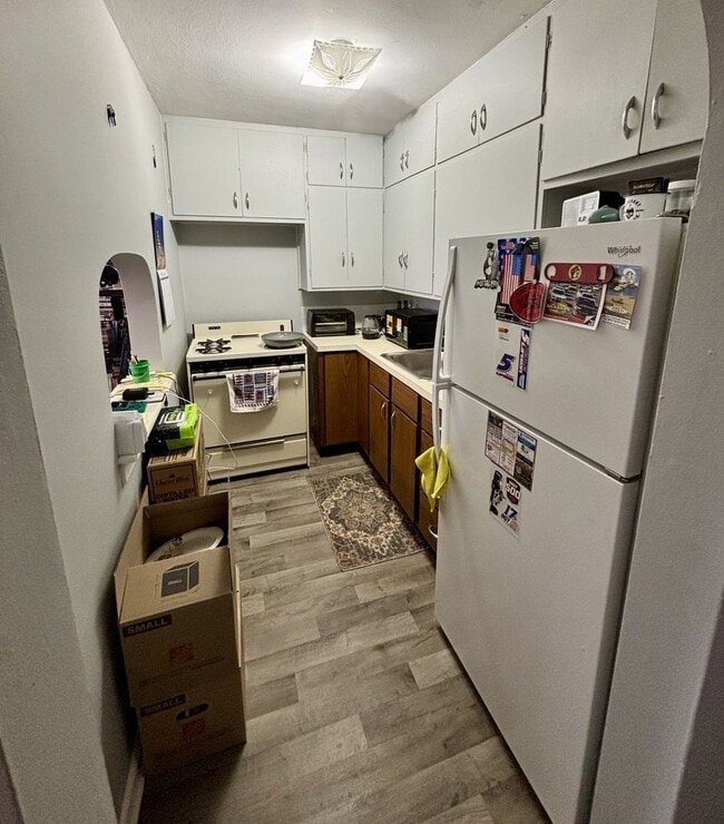 Building Photo - 502 Main St