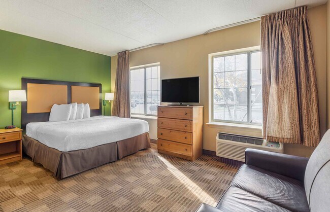 Building Photo - Furnished Studio-Chicago - Lombard - Oak Brook