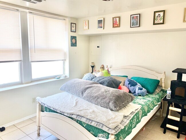 Building Photo - 725 East 5th Street