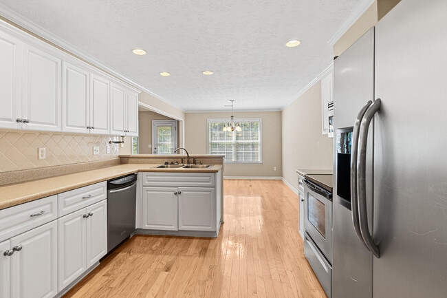 Building Photo - 228 Full Cir Dr