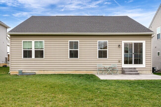 Building Photo - 194 Cresting Rd