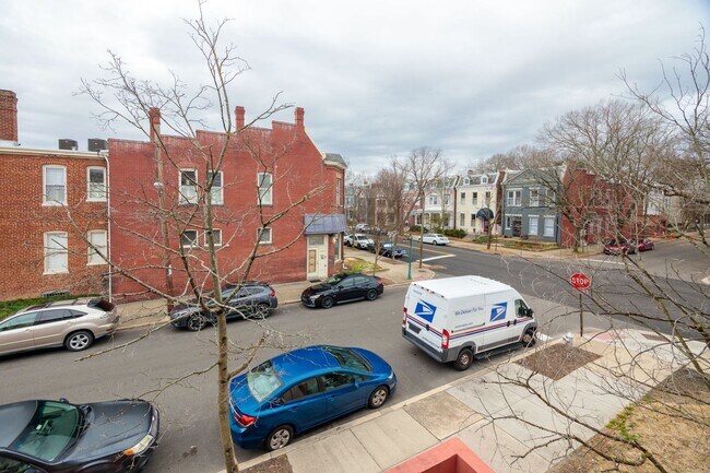 Building Photo - 2100 Grove Ave