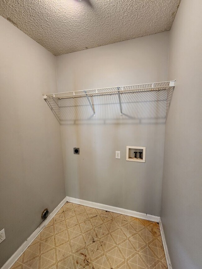 Building Photo - 4126 Sedgwyck Ln