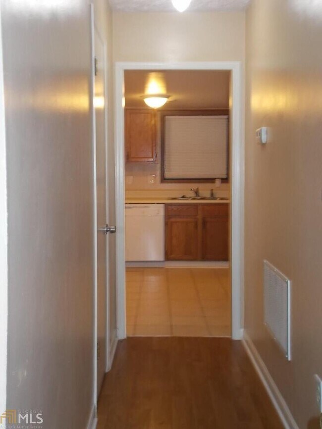 Building Photo - 4788 Wyndam Dr