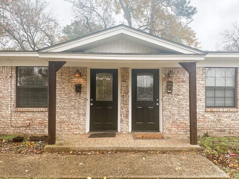 Left Door is for this unit - 406 E Wells St