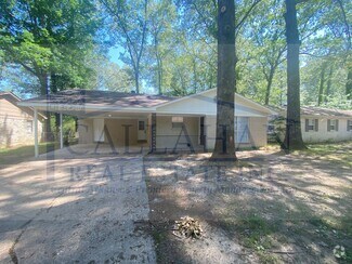 Building Photo - Southwest LR 4 Bedroom Home