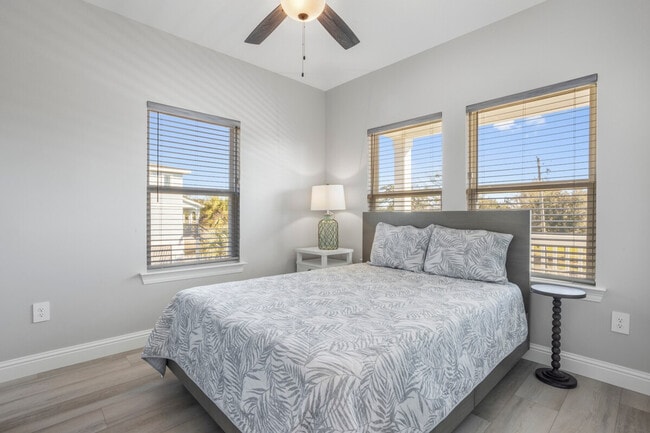 Building Photo - 135 Brady Dr