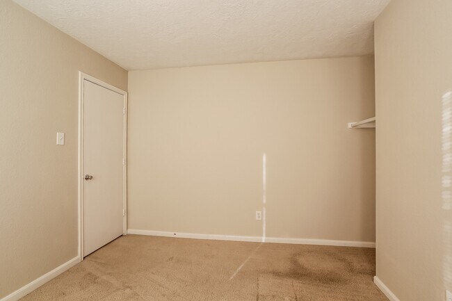 Building Photo - 8107 Sanders Glen Ln