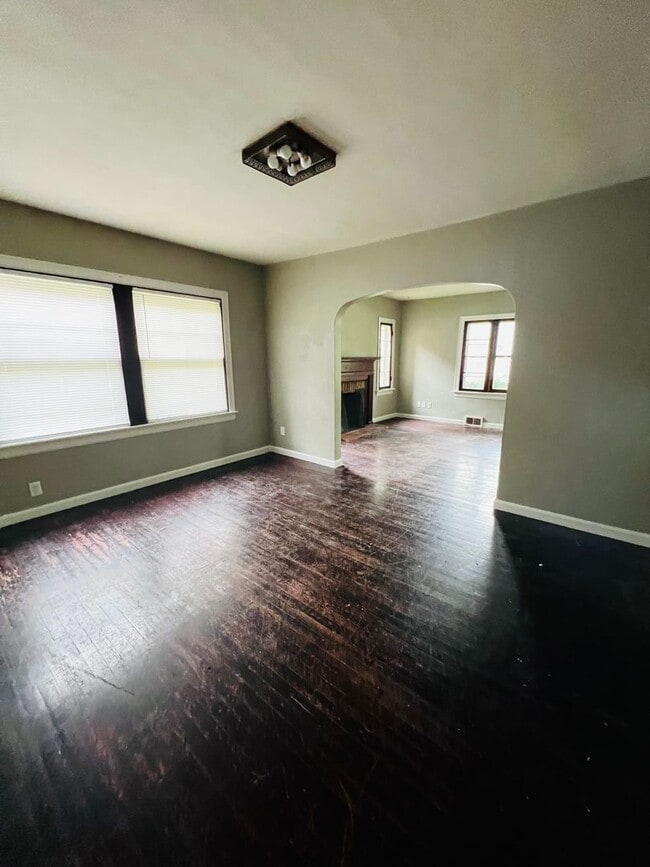 Building Photo - 1704 Farnam St