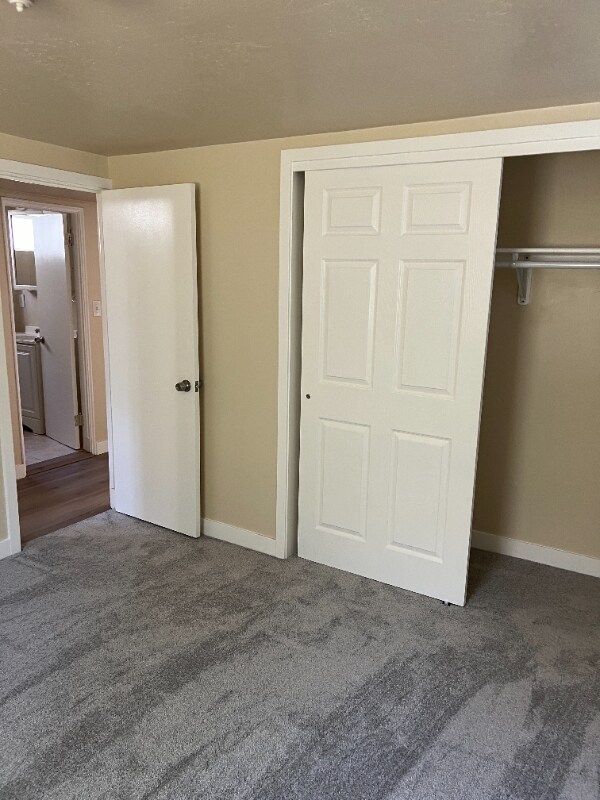 Building Photo - 1876 S Roberta St