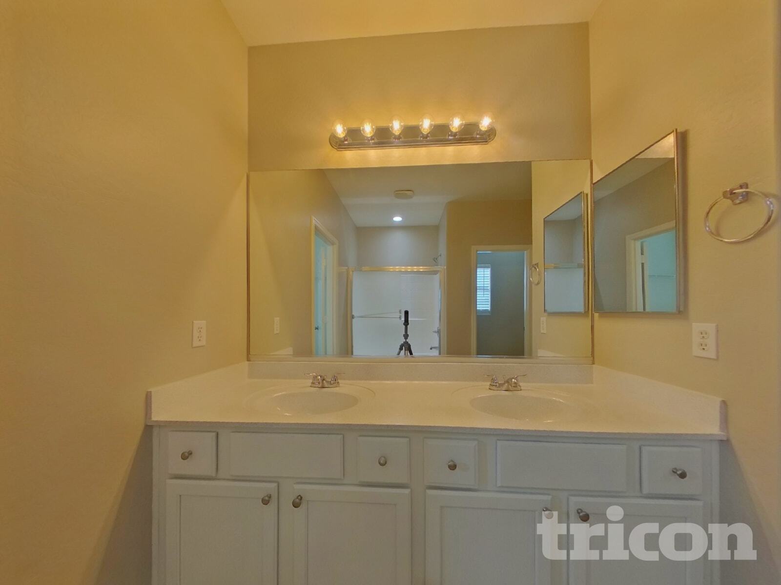 Building Photo - 17731 W Banff Ln