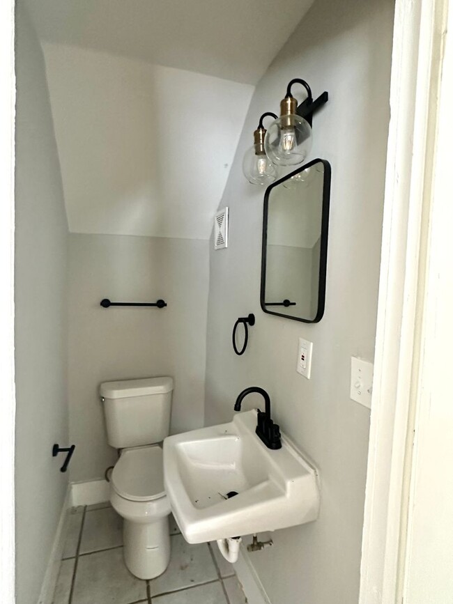 Building Photo - COMING FRIDAY!!!  Renovation Complete!   N...
