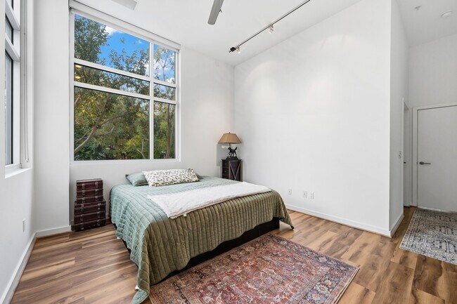 Building Photo - 102 Quitman St