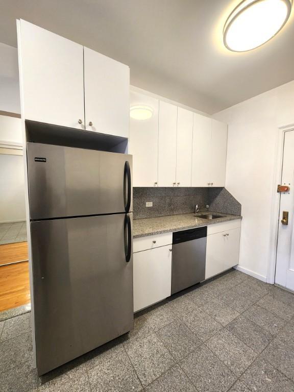 Building Photo - 1 bedroom in SUNNYSIDE NY 11104