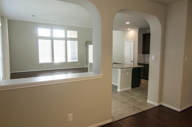 Building Photo - 618 Cypress Creek Ln