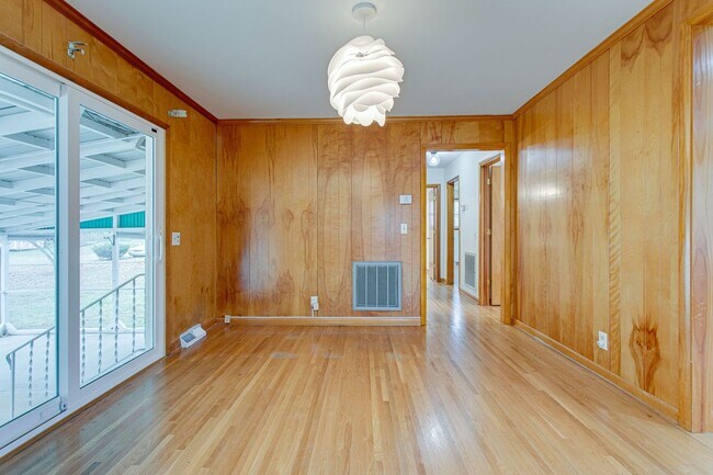 Building Photo - 171 McCall St
