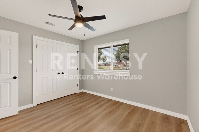 Building Photo - 507 S Spring Creek Dr