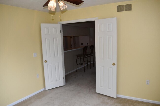 Building Photo - 1462 Millbrook Trail