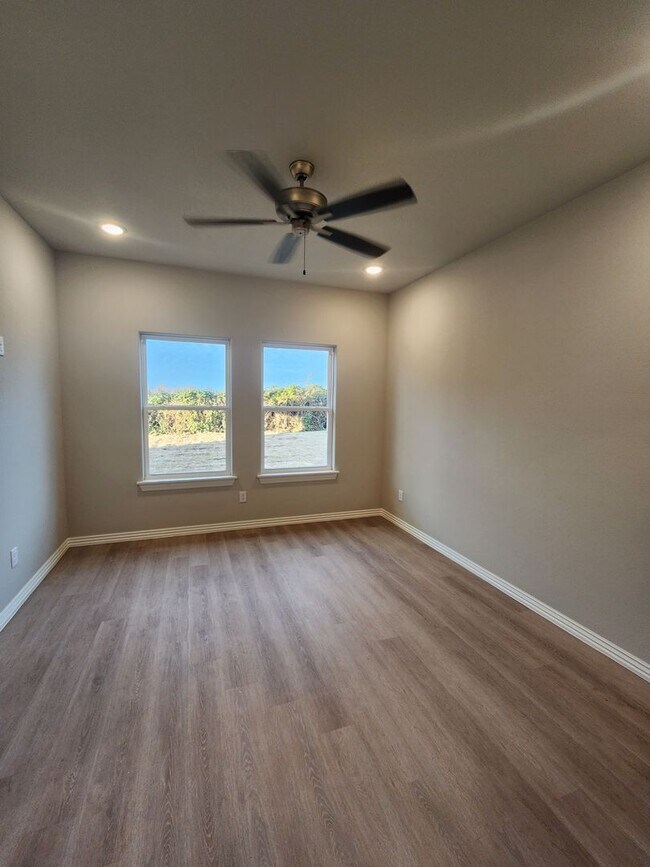 Building Photo - POIGAI ESTATES: BRAND NEW