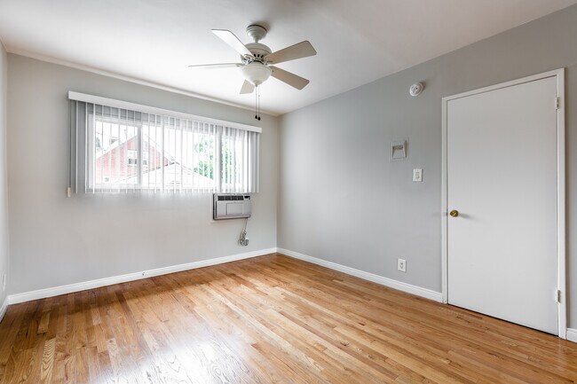 Building Photo - 1051 S Cochran Ave
