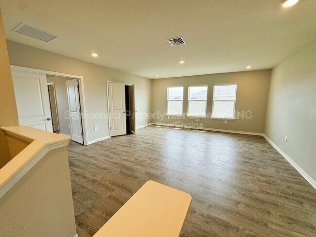 Building Photo - 12632 Night View Dr