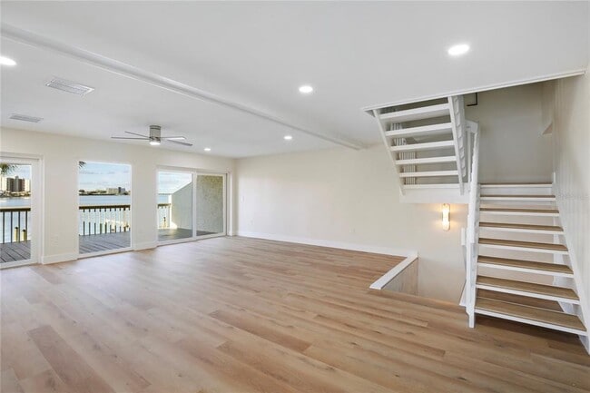 Building Photo - 150 Marina Del Rey Ct