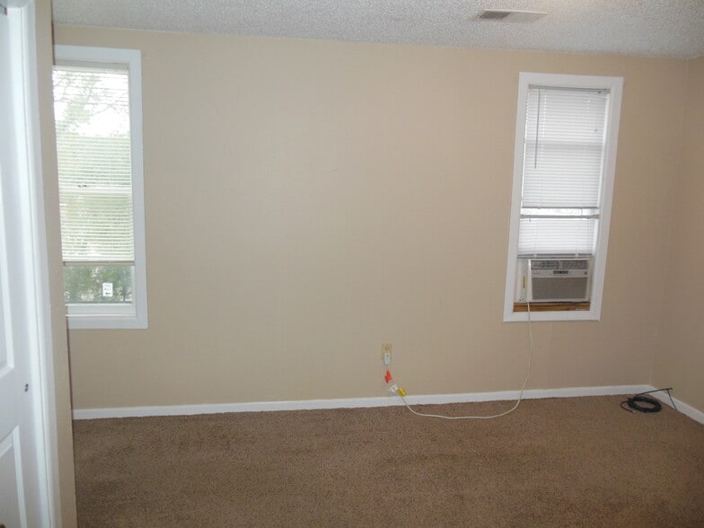 Building Photo - 609 Market St