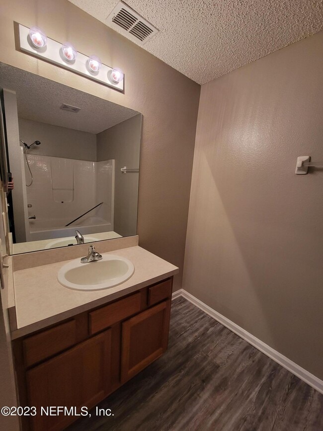 Building Photo - 24 Zoeller Ct