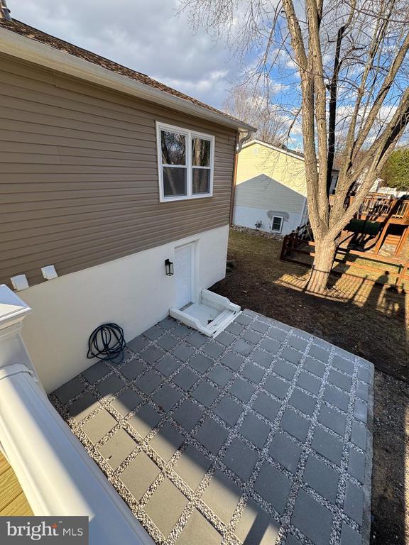 Building Photo - 110 Elaine Dr