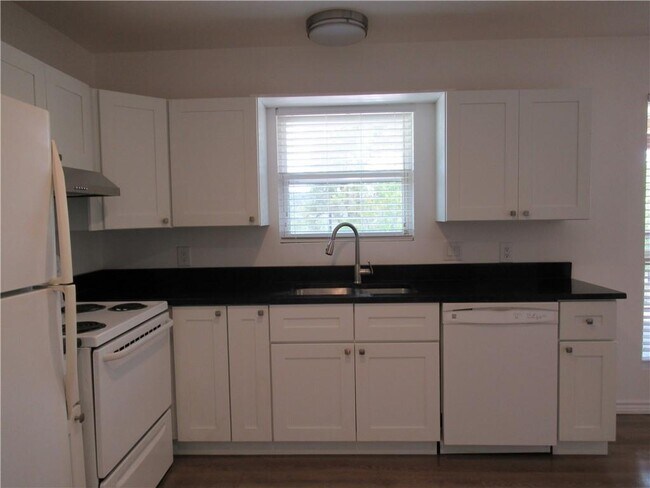 Building Photo - 10620 Deer Canyon Rd