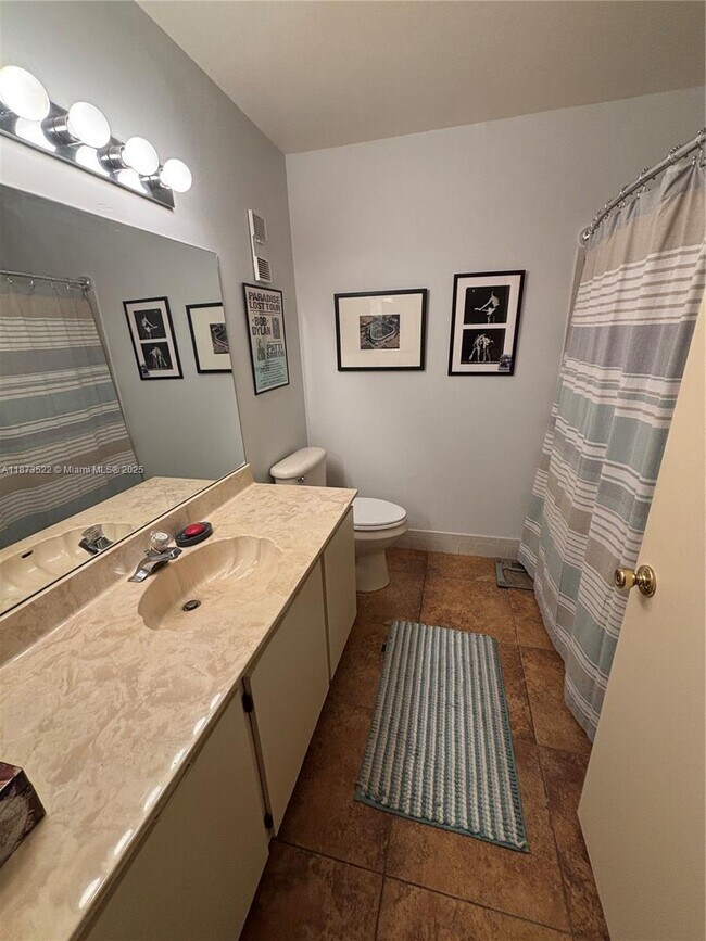 Building Photo - 8066 Springside Ct