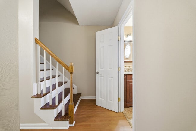 Building Photo - 824 W Ocean View Ave