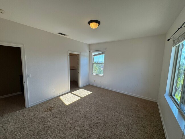 Building Photo - Gorgeous La Costa Executive Home – 5 Bed /...