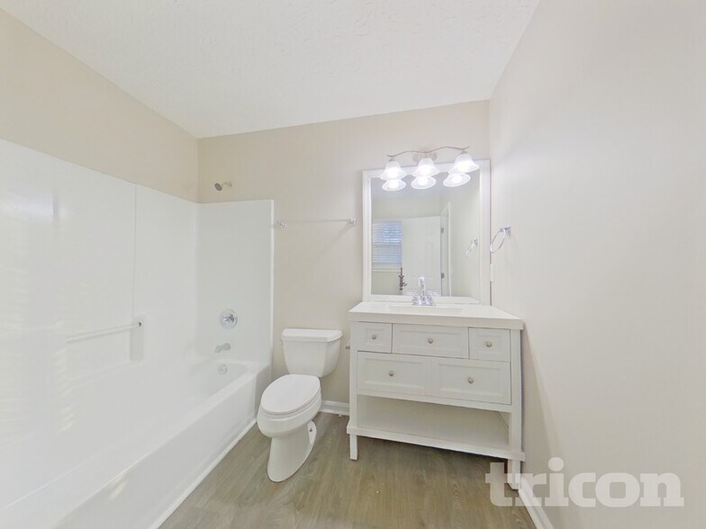 Building Photo - 2211 Ashton Dr