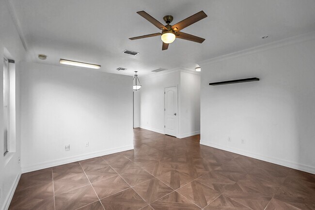 Building Photo - 709 Palmer Pl