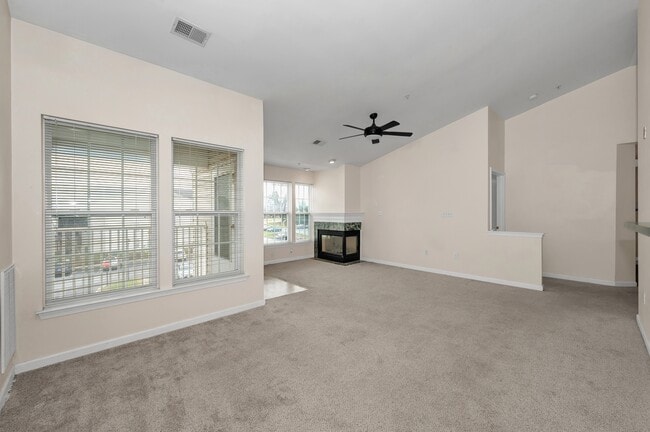 Building Photo - 500 Bradley Ct