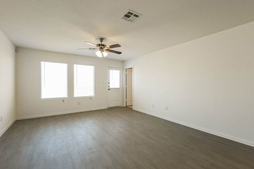 Building Photo - 449 Payton Pl