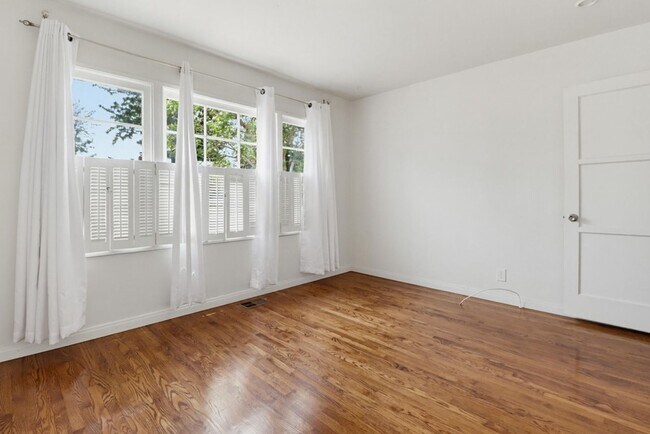 Building Photo - Beautifully Maintained Home in La Mesa — 3 Bed / 2 Bath | 1,600 Sq Ft