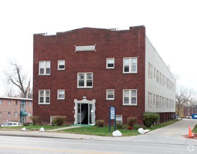 Building Photo - 4515 E Washington St