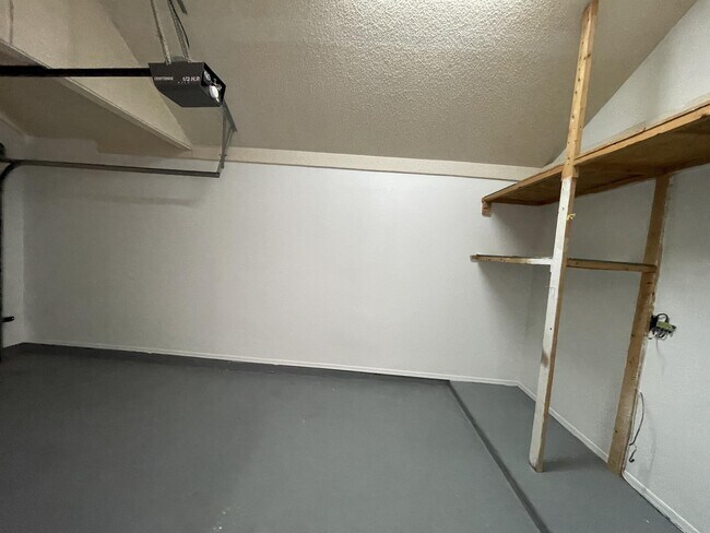 Building Photo - 11815 David Forti Dr
