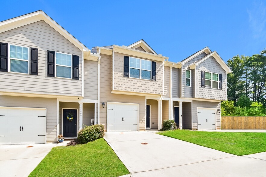 Primary Photo - 1010 Highwood Ln