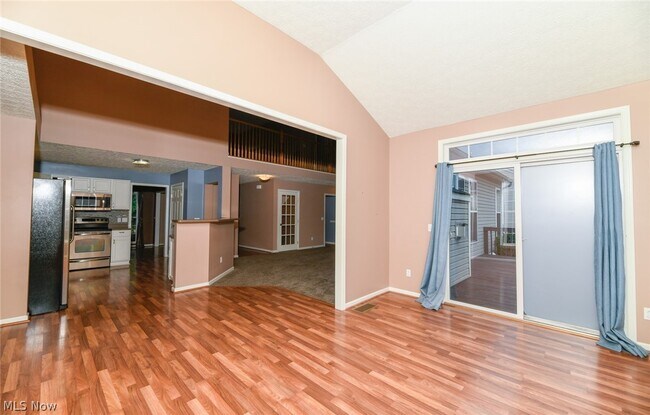 Building Photo - 200 Weatherstone Ct