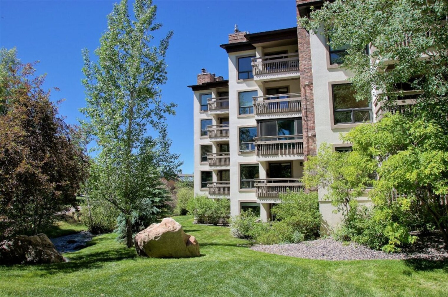 Building Photo - 2250 Apres Ski Way