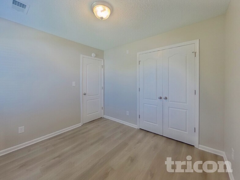 Building Photo - 929 Corvus Ct