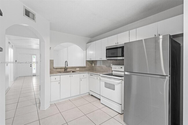Building Photo - 1261 SE 29th St