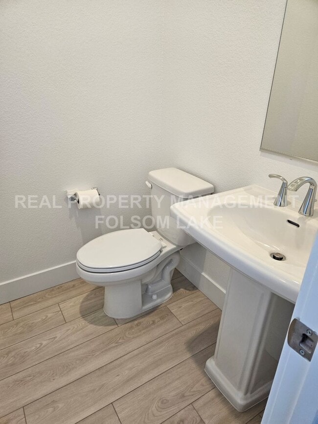 Building Photo - Coming Soon!! 3 Bedroom 2.5 bath corner lo...