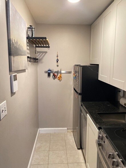 Building Photo - 34 Hancock St